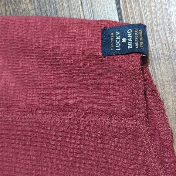 Lucky Brand Garment Dye Thermal Crew Size XL in Pomegranate Red NWT - Picture 6 of 9